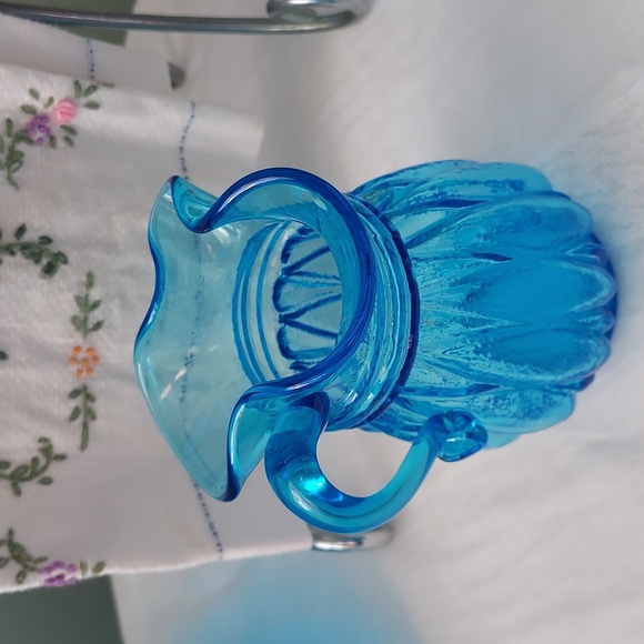 Turquoise blue 💙 Vintage glass  pitcher vase with wide mouth spout - Picture 12 of 16